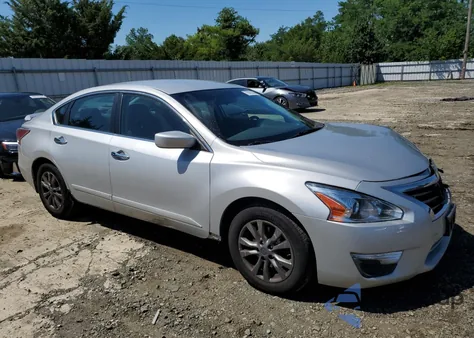 2015 Nissan Altima 2.5 z USA, uszkodzony, nr VIN 1N4AL3AP2FN903177